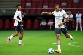 咪咕高清视频：人民日报评论员：民营企业和民营企业家勇担重任、善作善成.